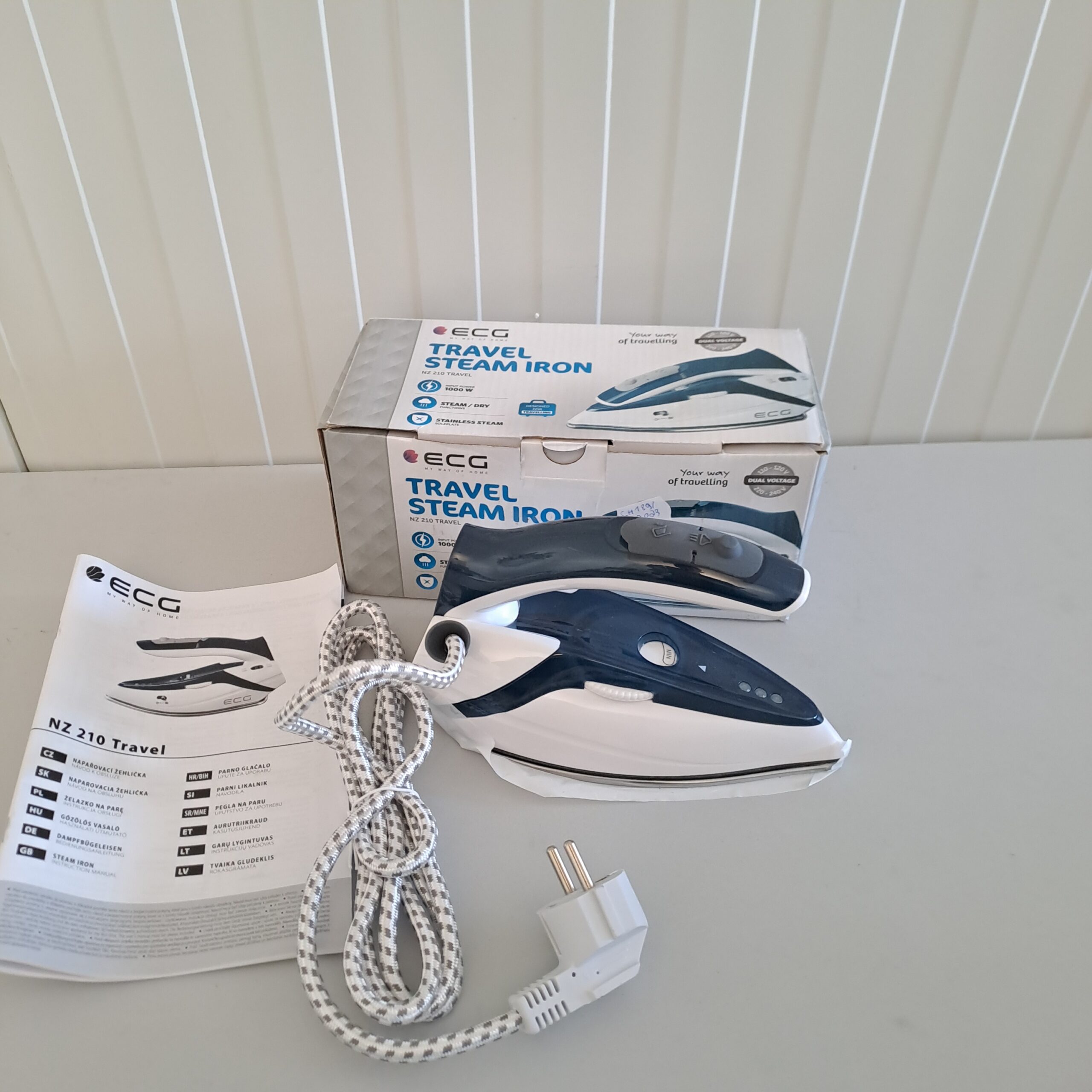 Fier de calcat pentru voiaj ECG NZ 210, talpa otel inoxidabil, 1000 W, abur vertical - RESIGILAT - imagine 3