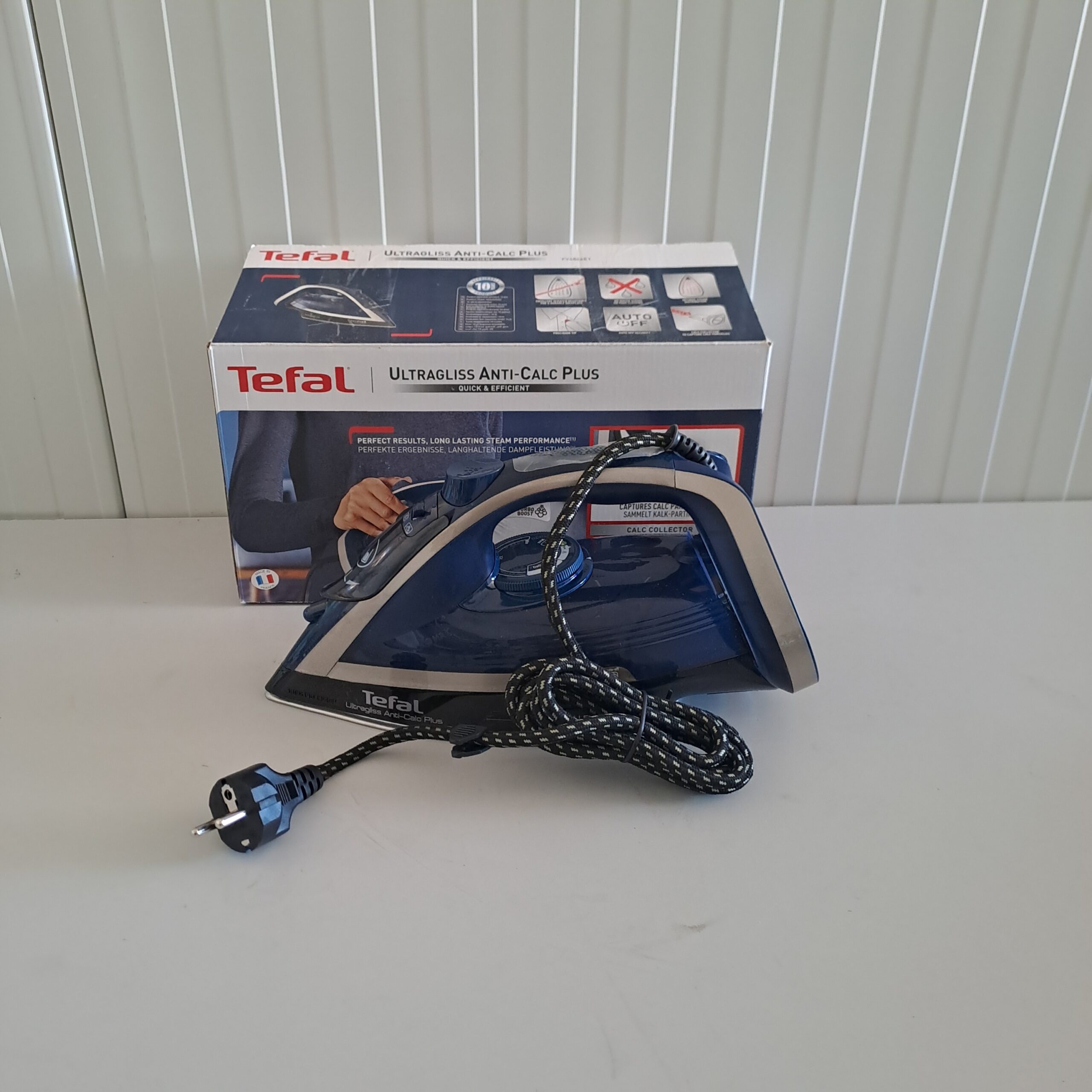 Fier de călcat cu abur Tefal 2800W, jet abur 260g, abur continuu 50g/min, talpă antiaderentă, anti-calcar – Ultragliss Plus FV6846 – reduceri curățenie - RESIGILAT - imagine 3