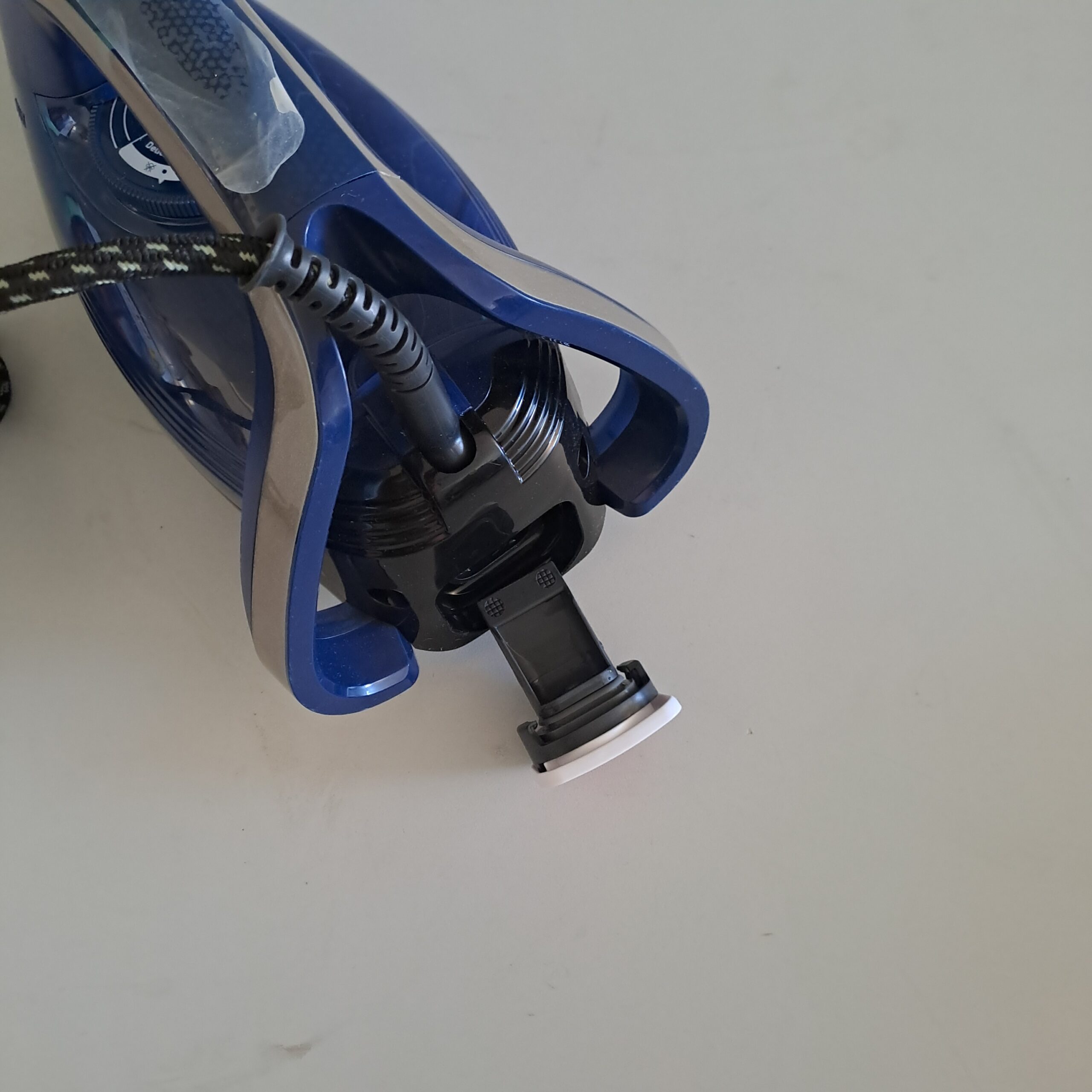 Fier de călcat cu abur Tefal 2800W, jet abur 260g, abur continuu 50g/min, talpă antiaderentă, anti-calcar – Ultragliss Plus FV6846 – reduceri curățenie - RESIGILAT - imagine 2